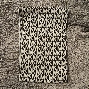 COPY - MK Infinity scarf